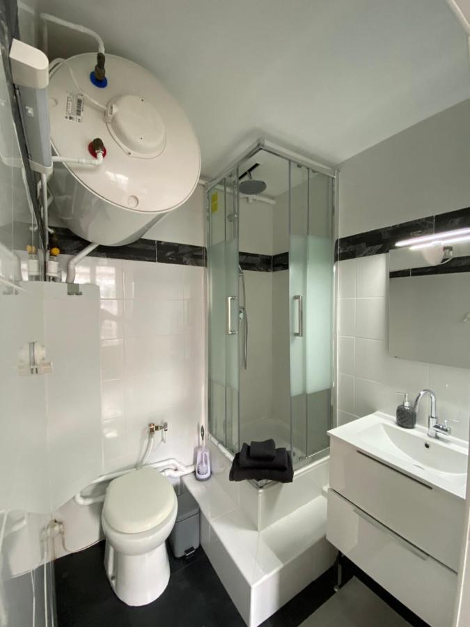 The Eiffel Tower Room Paris Bagian luar foto