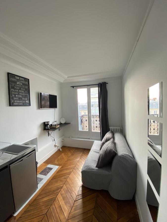 The Eiffel Tower Room Paris Bagian luar foto