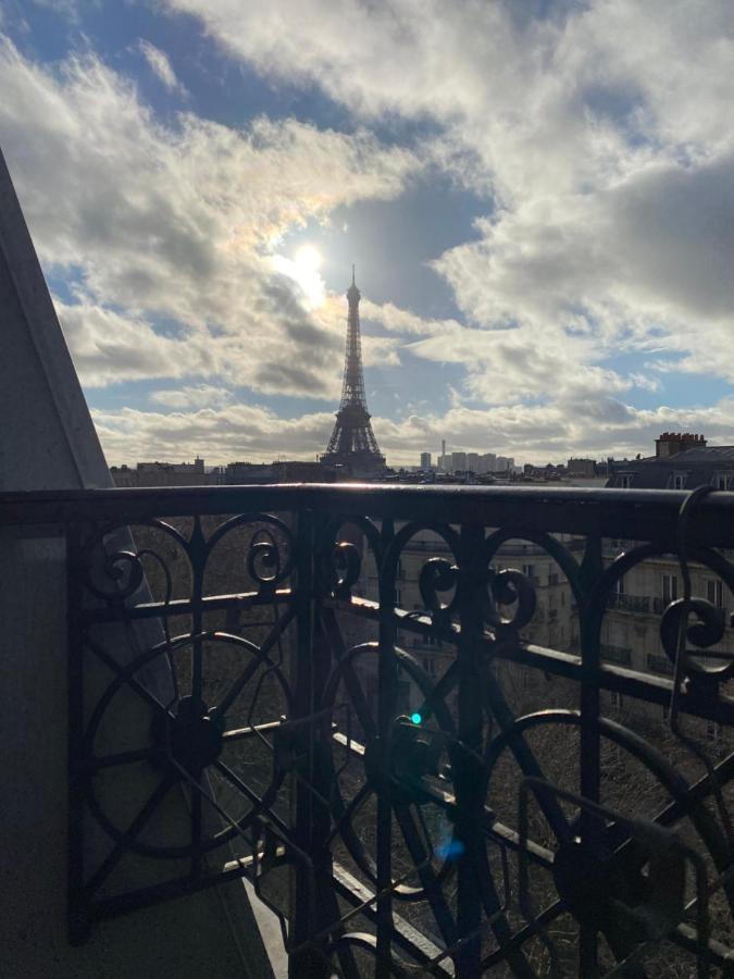 The Eiffel Tower Room Paris Bagian luar foto