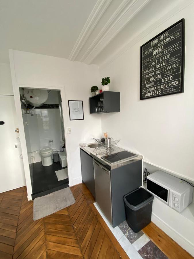 The Eiffel Tower Room Paris Bagian luar foto