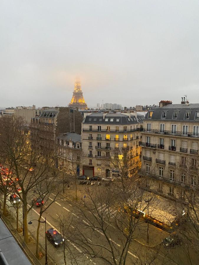 The Eiffel Tower Room Paris Bagian luar foto